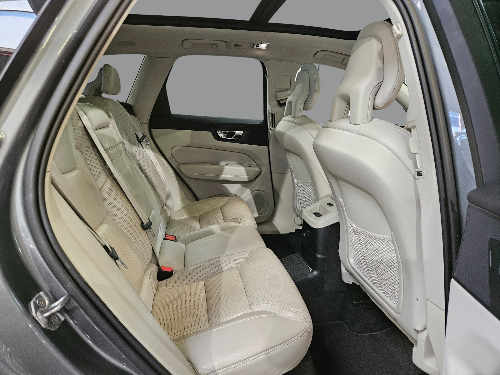 
                                                Voiture
                                                 VOLVO XC60 - T8 TWIN Hybrid Inscription 320 + 84 CV AWD - 18 CV