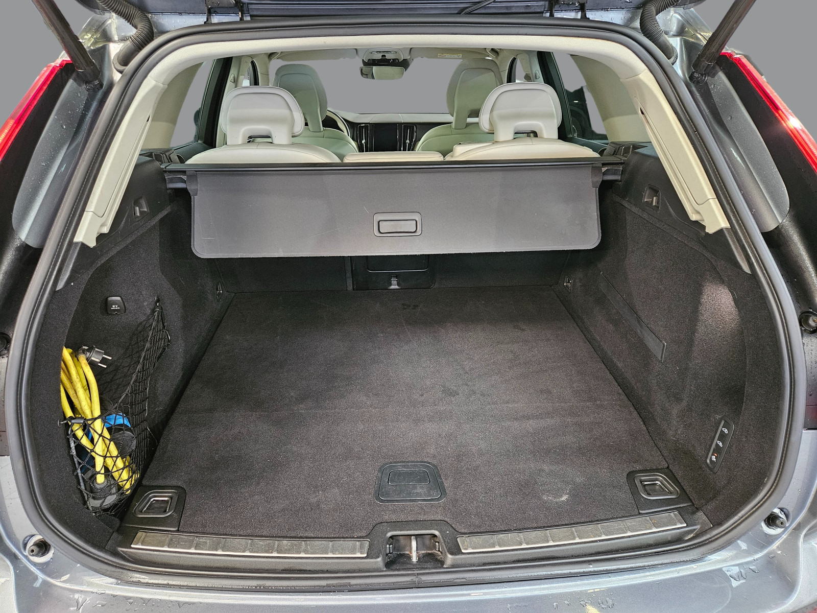 
                                                Voiture
                                                 VOLVO XC60 - T8 TWIN Hybrid Inscription 320 + 84 CV AWD - 18 CV