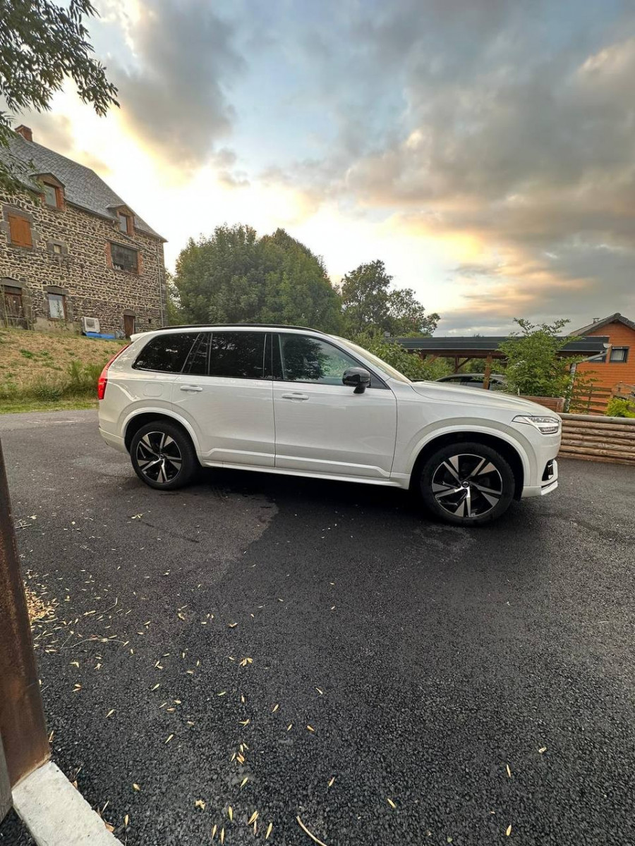 
                                                Voiture
                                                 Volvo XC90 B5