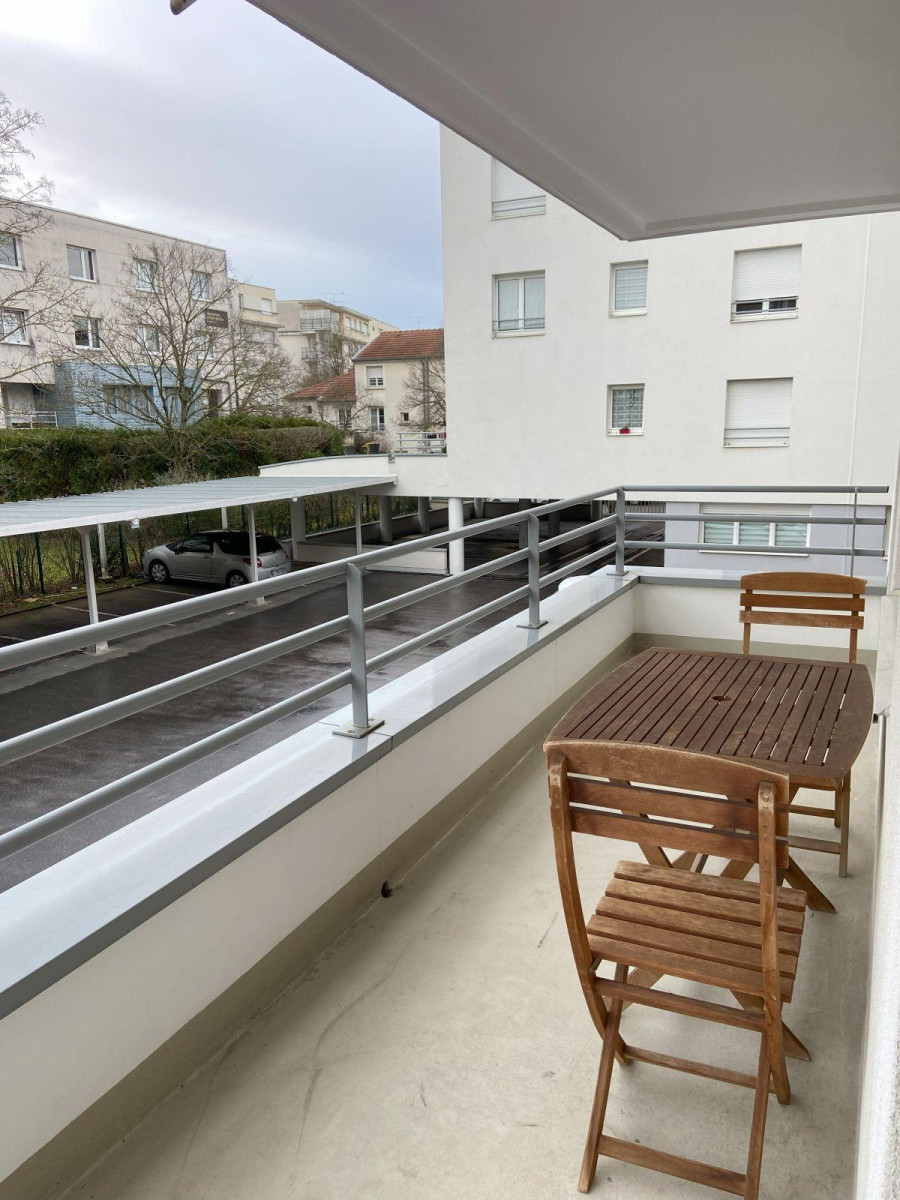 
                                                Location
                                                 Votre coup de cœur est là, charmant et lumineux