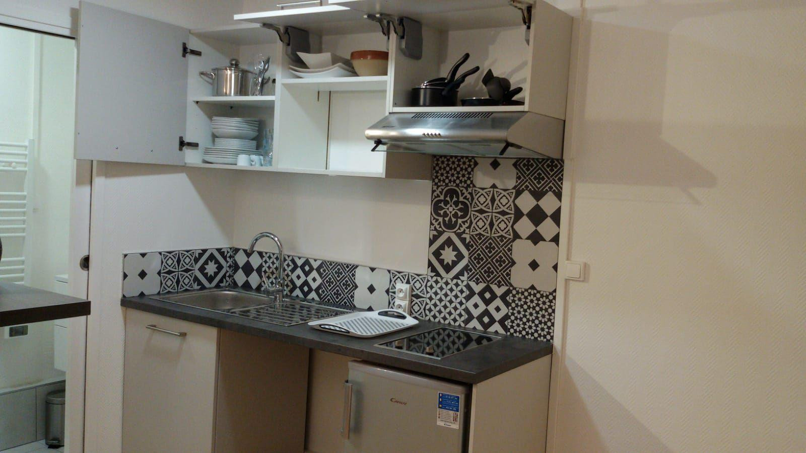 
                                                Location
                                                 Vrai T1 Bis refait à neuf plein centre