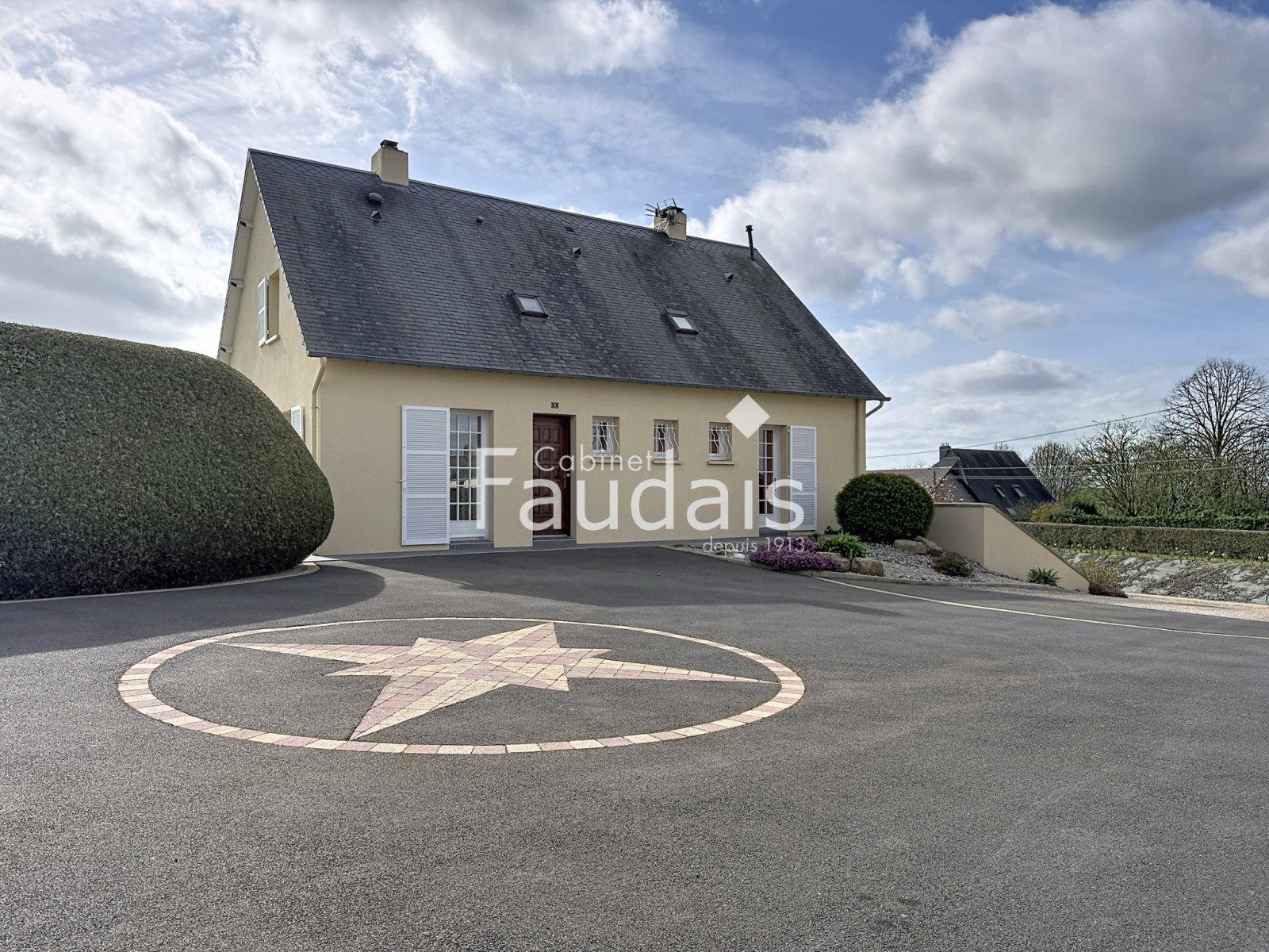 
                                                Vente
                                                 vue dégagée, 5 minutes de ST LO