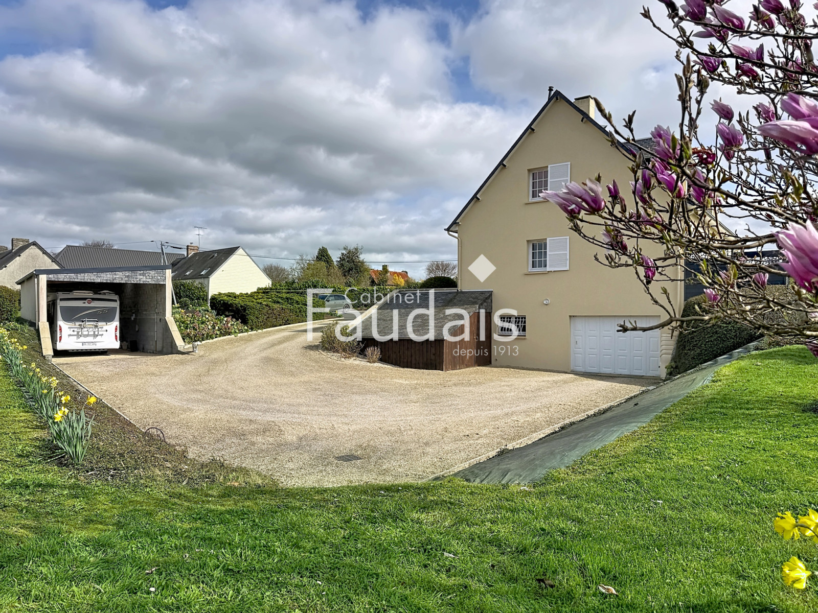 
                                                Vente
                                                 vue dégagée, 5 minutes de ST LO