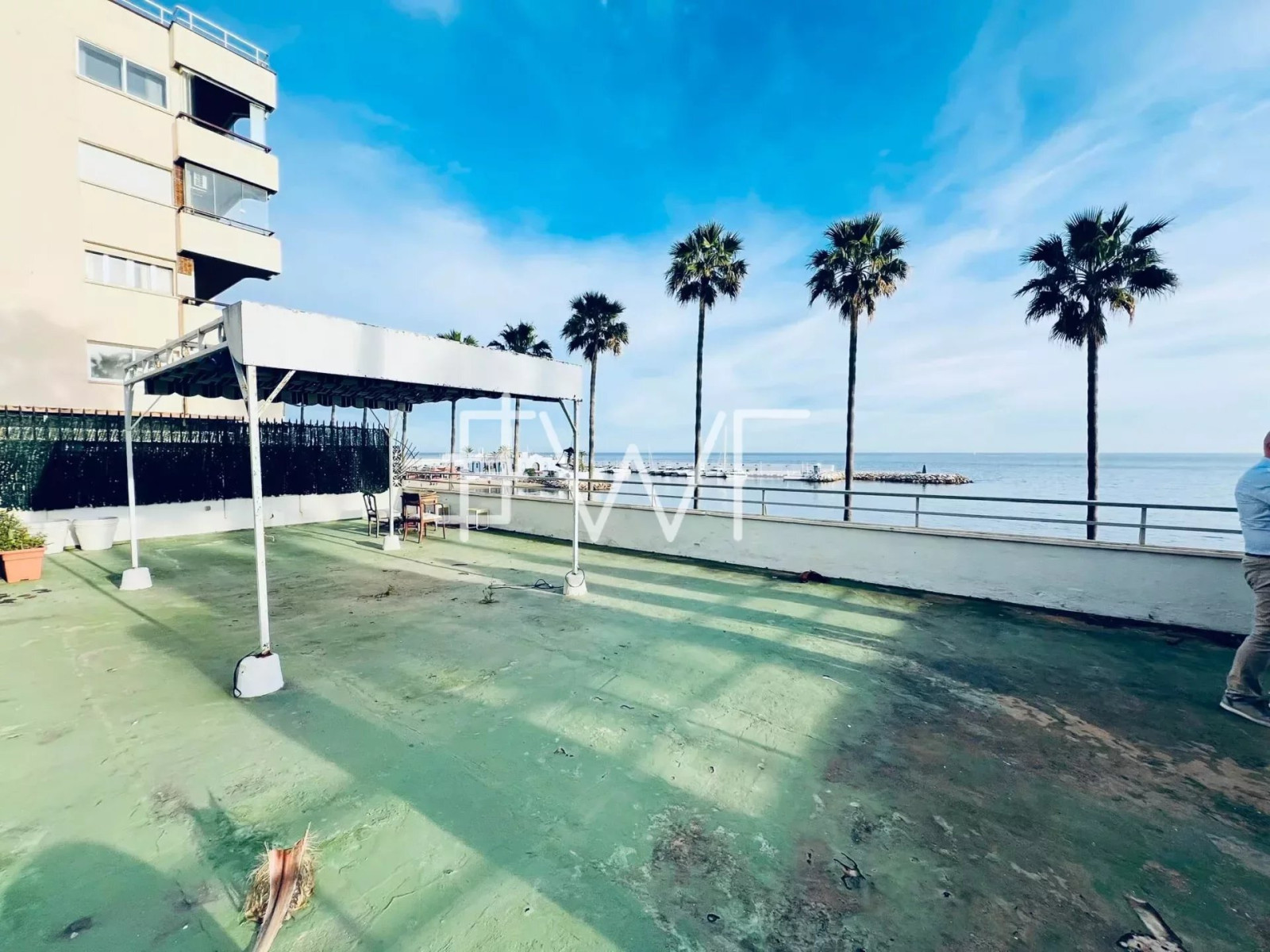 
                                                Vente
                                                 Vue mer unique – 335 m² port MARBELLA
