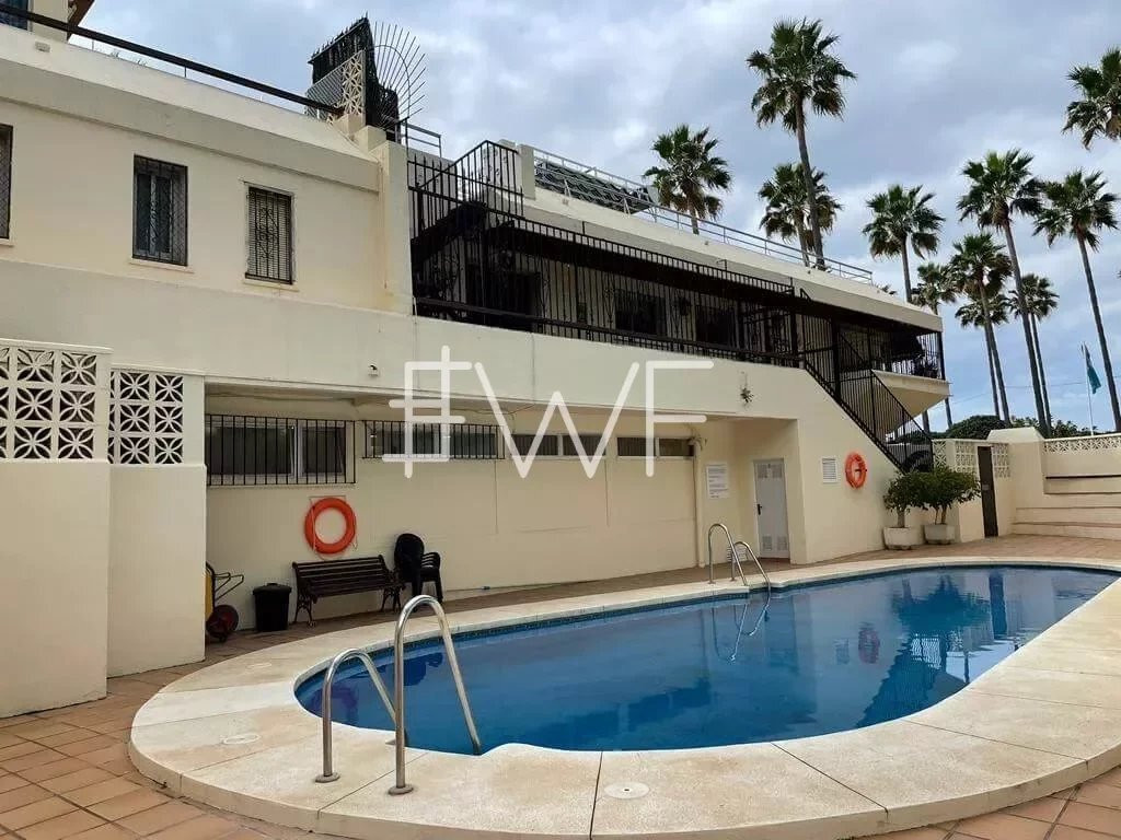 
                                                Vente
                                                 Vue mer unique – 335 m² port MARBELLA