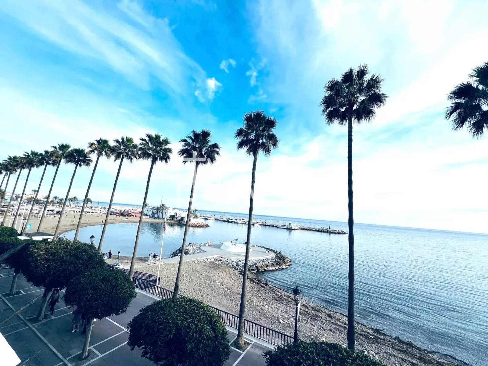 
                                                Vente
                                                 Vue mer unique – 335 m² port MARBELLA