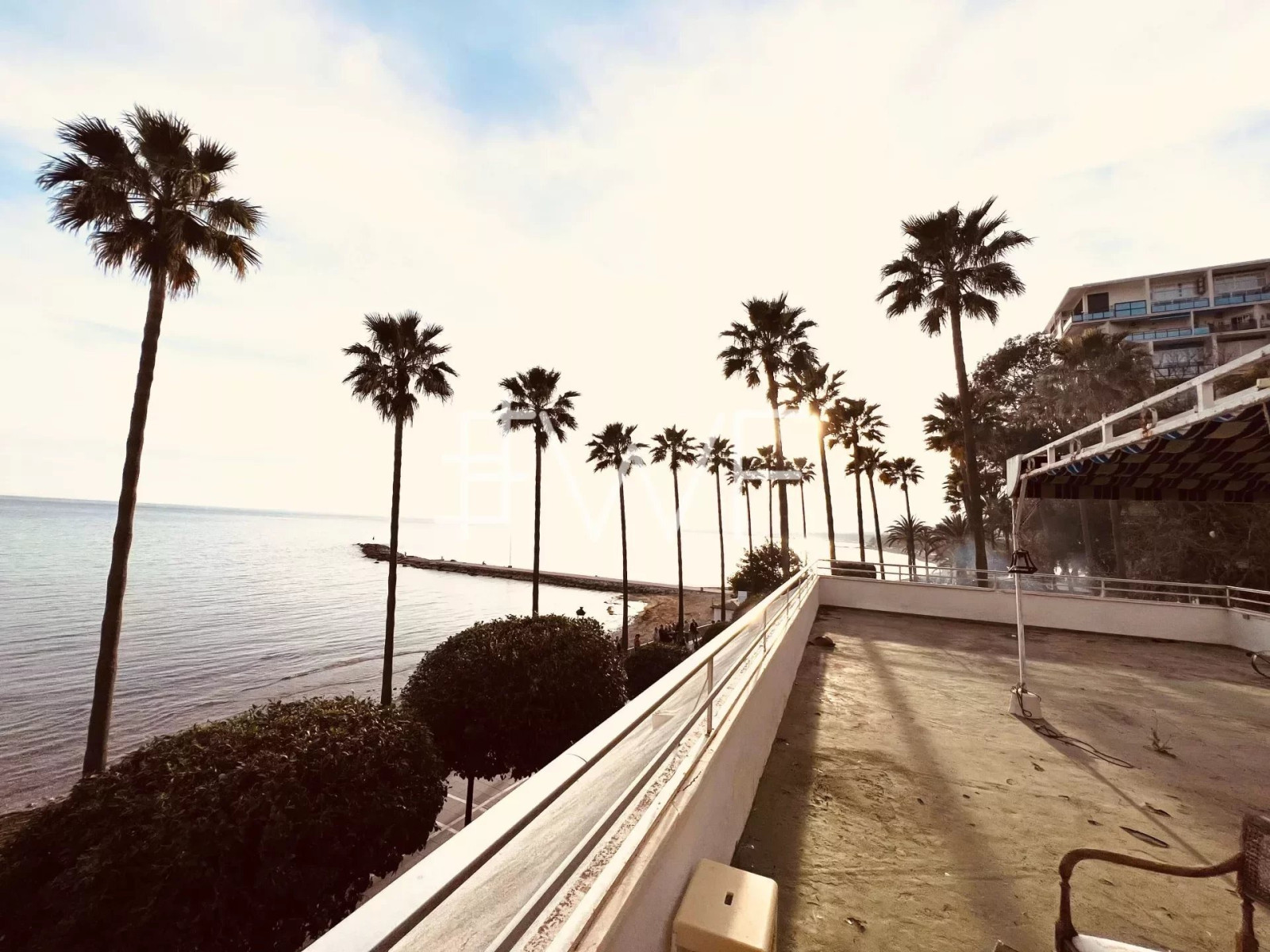 
                                                Vente
                                                 Vue mer unique – 335 m² port MARBELLA