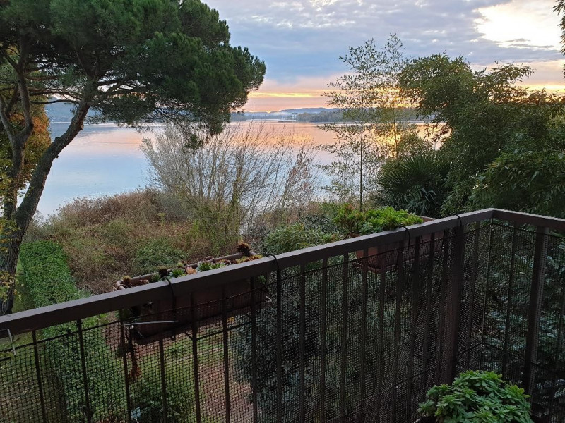 
                                                Vente
                                                 VUE  SUR LE LAC MAJEUR ITALIE  24 KM AEROPORT