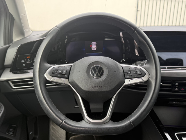 
                                                Voiture
                                                 VW Golf