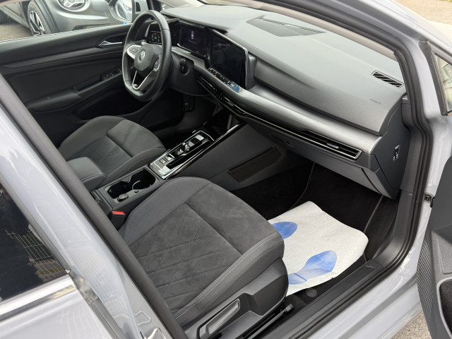 
                                                Voiture
                                                 VW Golf