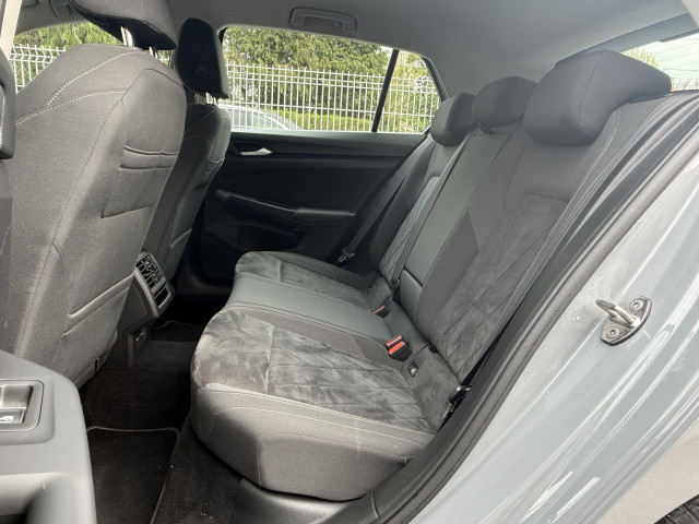 
                                                Voiture
                                                 VW Golf