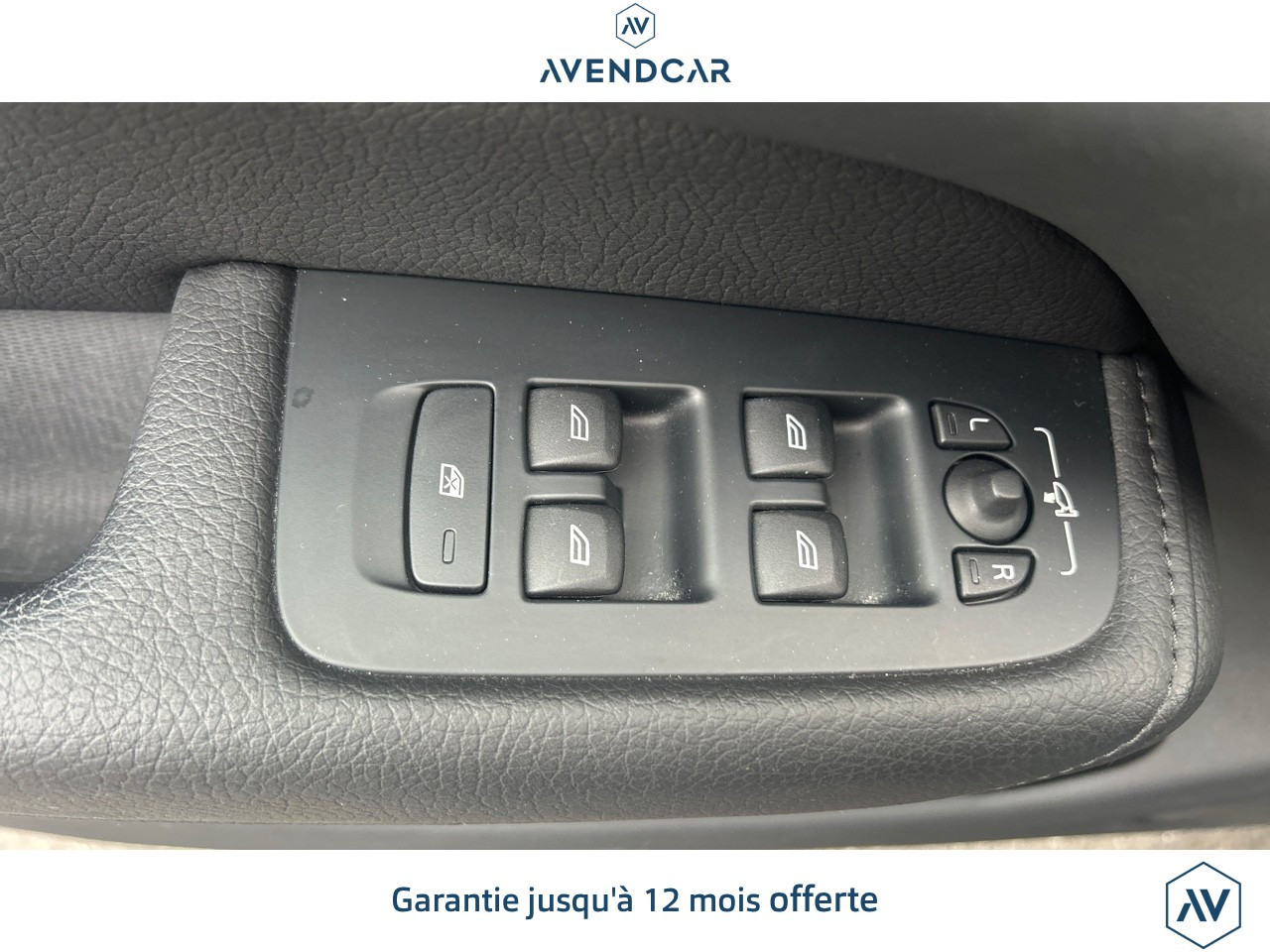 
                                                Voiture
                                                 XC60 2.0 B4 D 211H 195 MHEV HYBRID PLUS STYLE DARK GEARTRONIC BVA