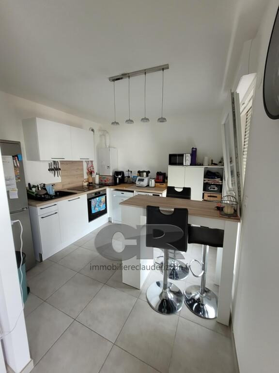 
                                                Location
                                                 YUTZ A louer appartement 2 pièces