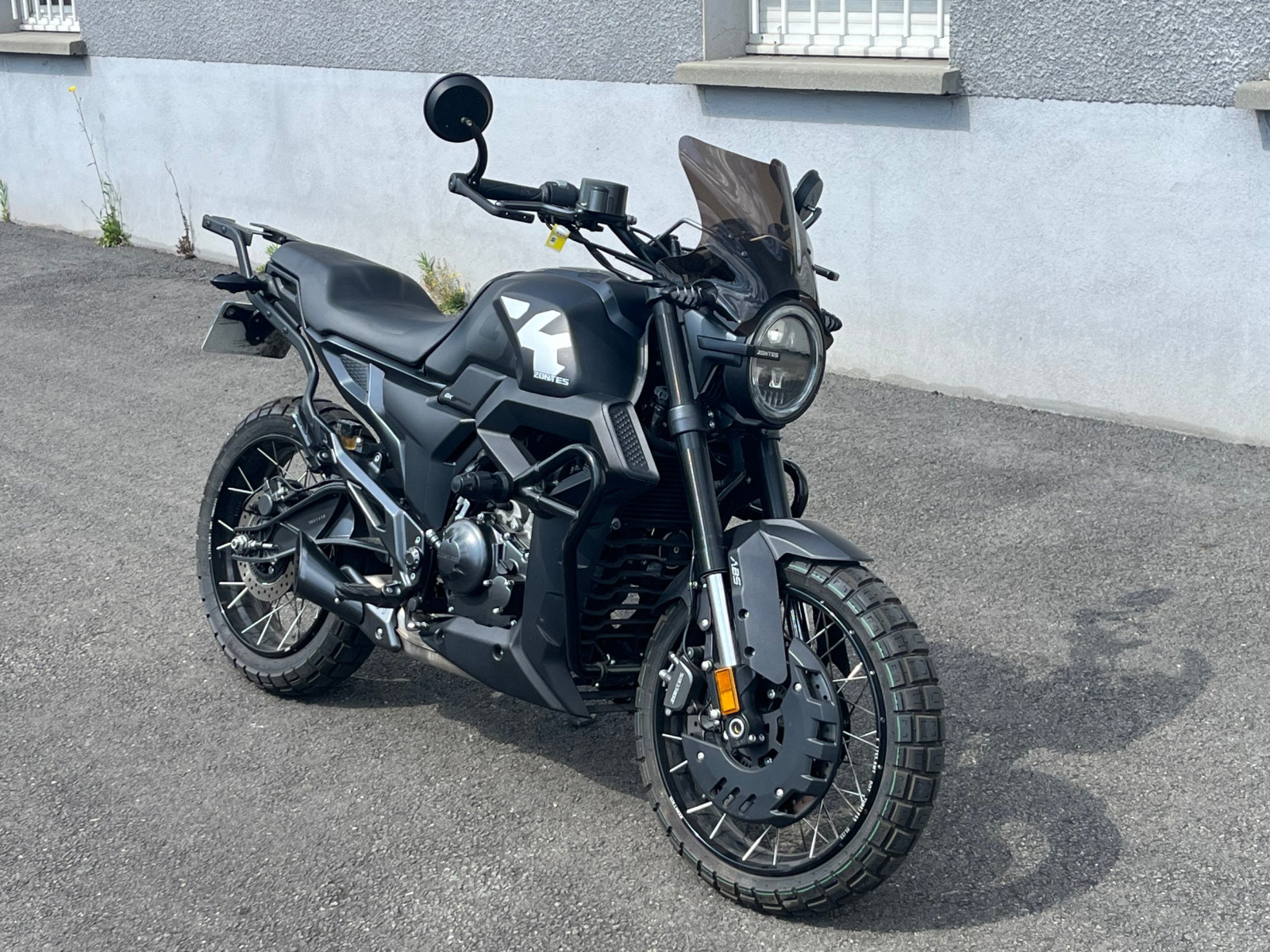 
                                                Moto - Scooter
                                                 Zontes 125 GK 2024