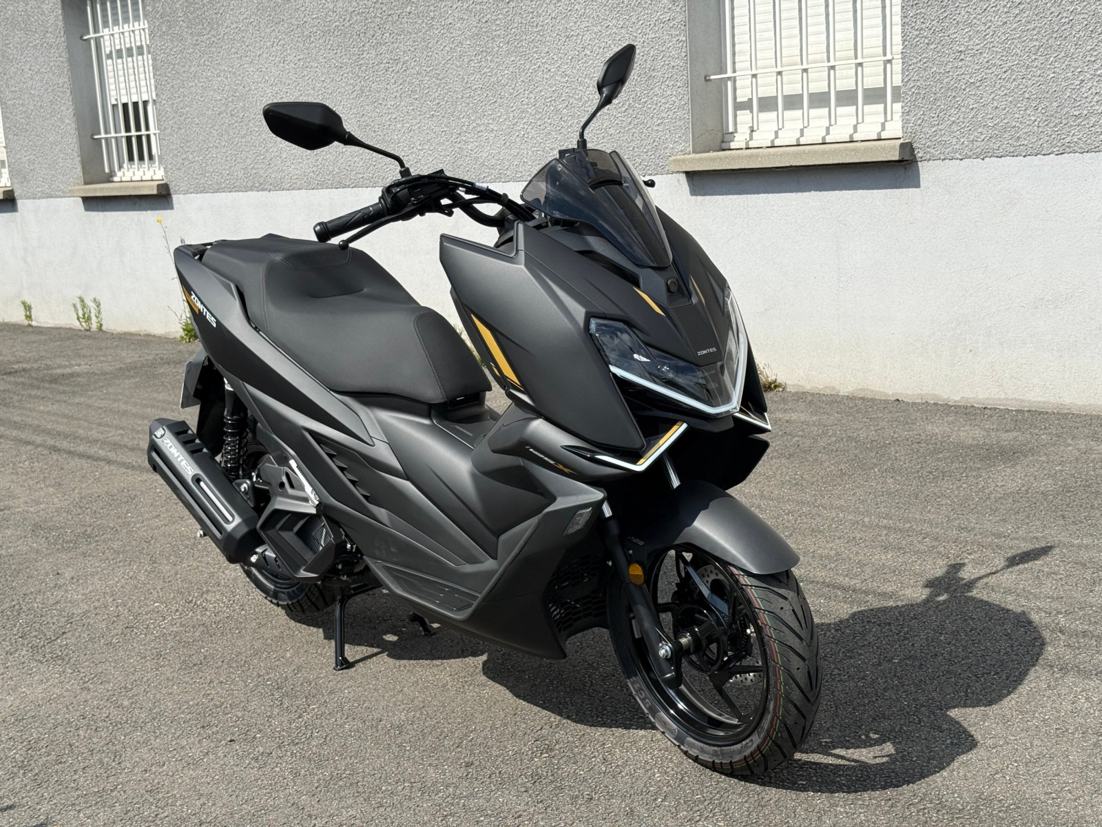 
                                                Moto - Scooter
                                                 Zontes 125 X 2026