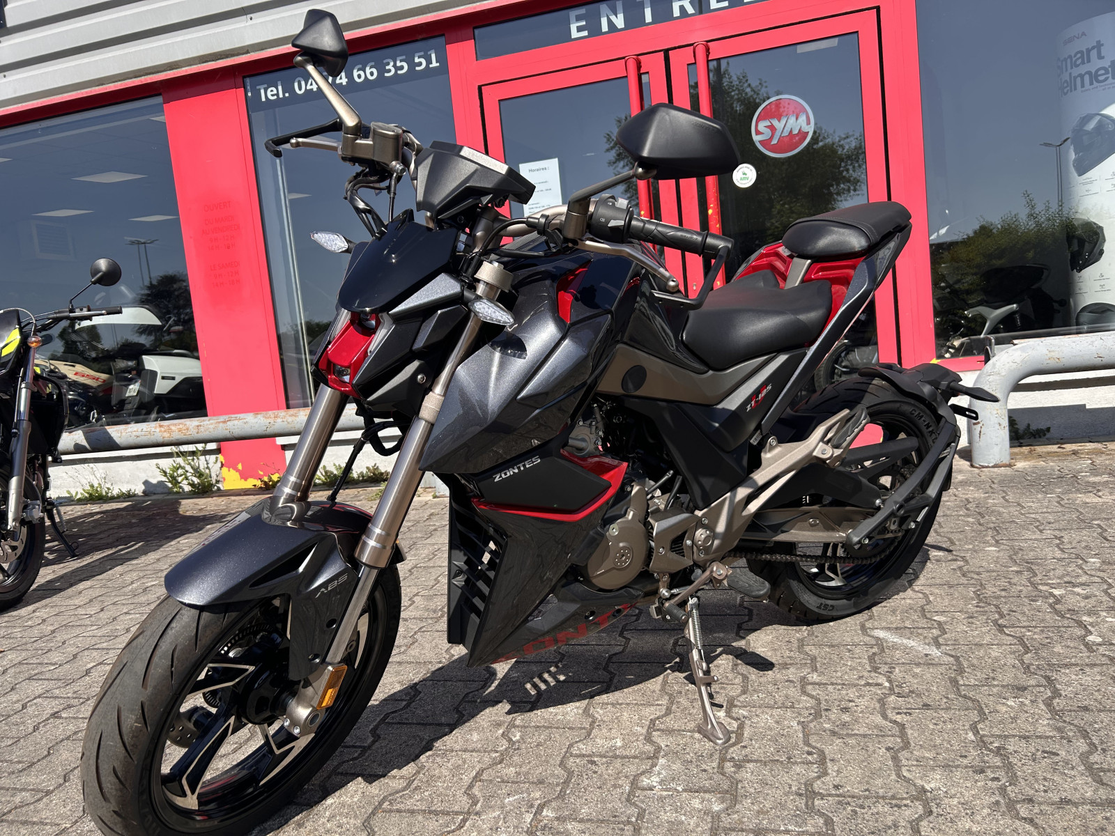 
                                                Moto - Scooter
                                                 Zontes 😉 zontes-125 raodster – état neuf / garantie / faible km 1 km😉  3 190 € 2026